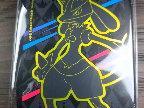Lucario Vstar - Set of 65 Sleeves - Crown Zenith Elite Trainer Box