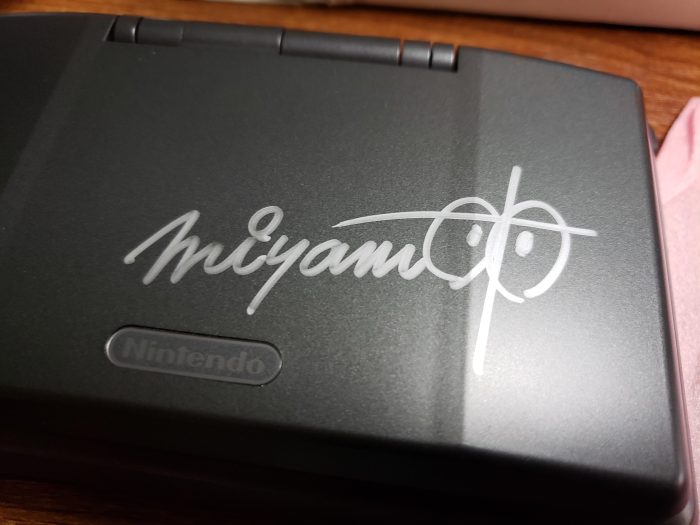 Nintendo DS Graphite - Autographed by Shigeru Miyamoto - Nintendo World 9/25/05 - CIB - Extremely Rare