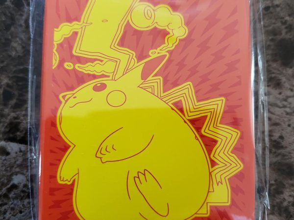 Pikachu Vmax - Vivid Voltage Elite Trainer Box - Pokemon Sleeves - English - 60 Sleeves